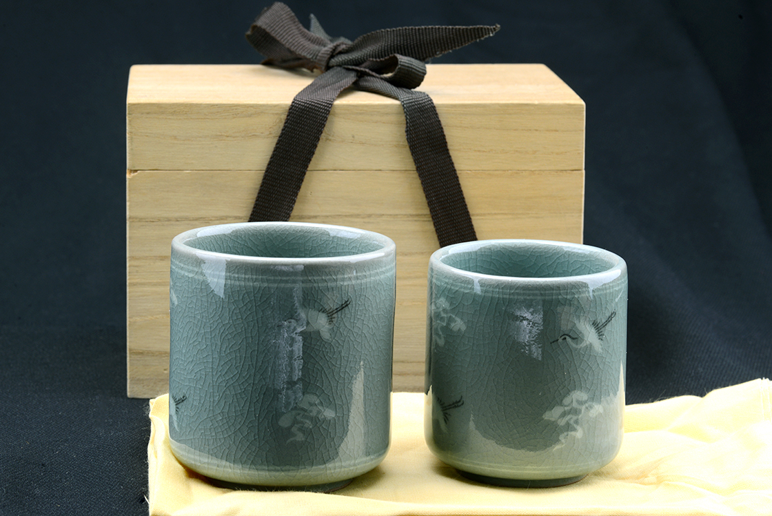 Koreai celadon teáscsésze pár Korean Living National Human Treasure, Yu Hegan celadon tea cup pair