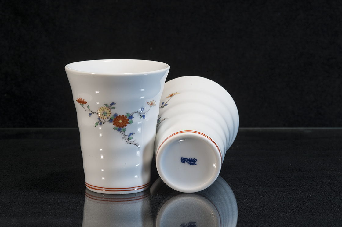 nabeshima kézzel festett japán porcelán teáscsésze pár