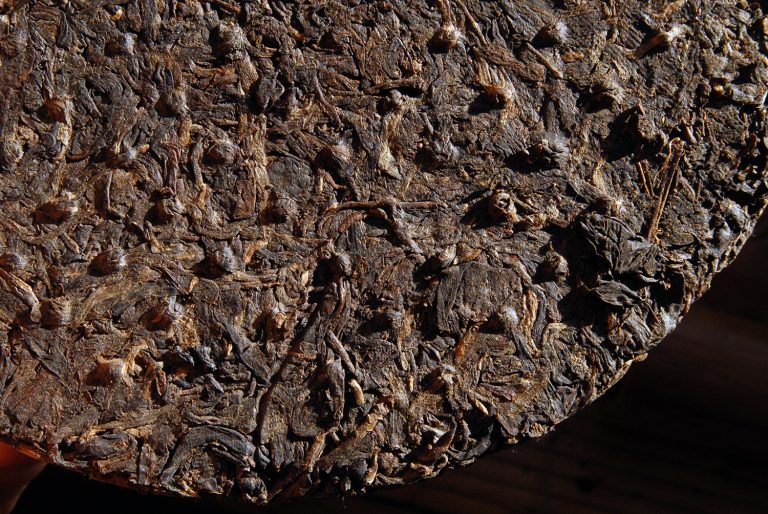 2000 Vörös Vas lepény érlelt sheng puerh tea