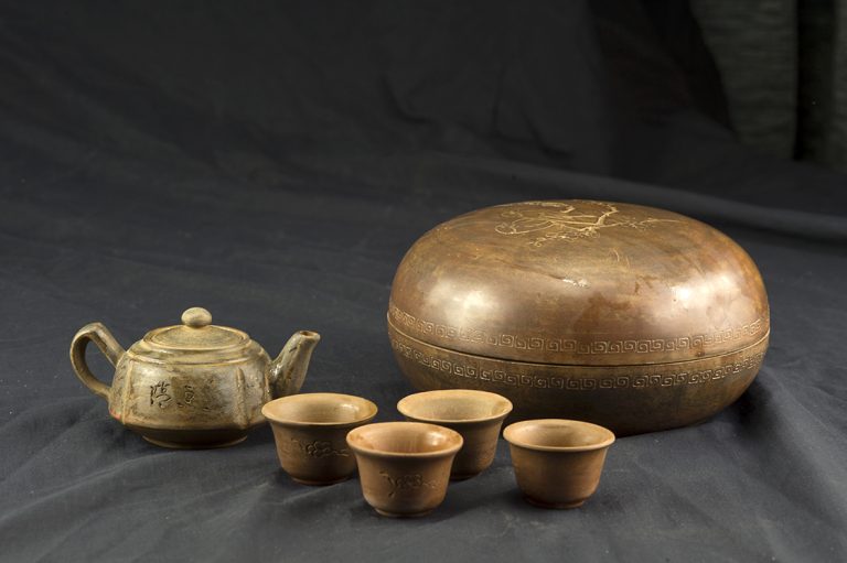 Qinzhou-Ni-Xing-Tao-kinai-teaskeszlet-